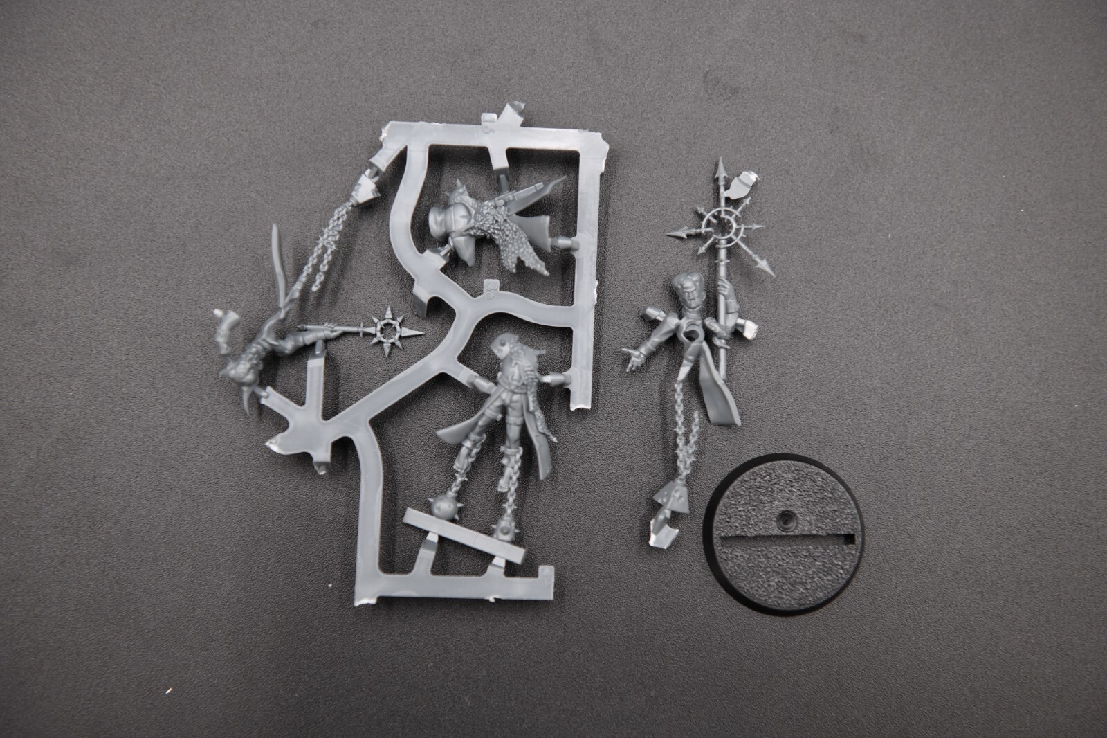 Warhammer 40K Chaos Space Marines Rogue Psyker B Miniature – Unassembled & Unpainted, Games Workshop 2 thumbnail image