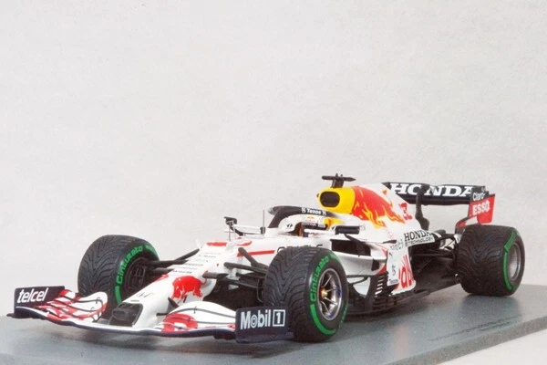 Spark Model RedBull Racing Honda RB16B 2nd Turky GP #33 2021 Max Verstappen 1/18 - Image 2 of 4