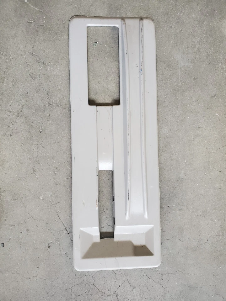 07 08 09 10 11 12 13 14 Suburban Carga Tercera 3ª Fila Asiento Piso Plástico Gris Foto 2 de 4