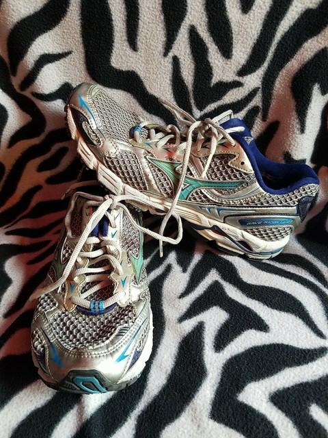 mizuno wave rider 13