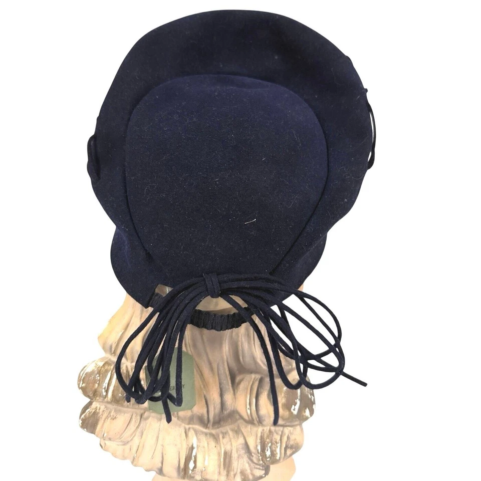 Sombrero Merrimac de colección para mujer de principios de la década de 1940 alto azul marino lana estilo "mariposa" Foto 2 de 4
