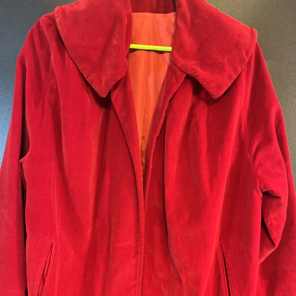Vtg 1950s Red Crushed Velvet Long Jacket Pin Up Small/6 Wide Collar Over Coat - Image 3 of 4