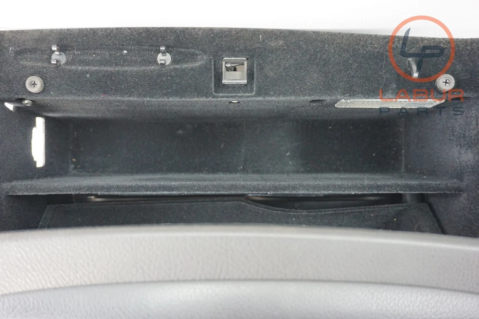 W209 03-09 Mercedes Clase CLK Salpicadero Guantera Compartimento de Almacenamiento Negro GB239 Foto 4 de 4