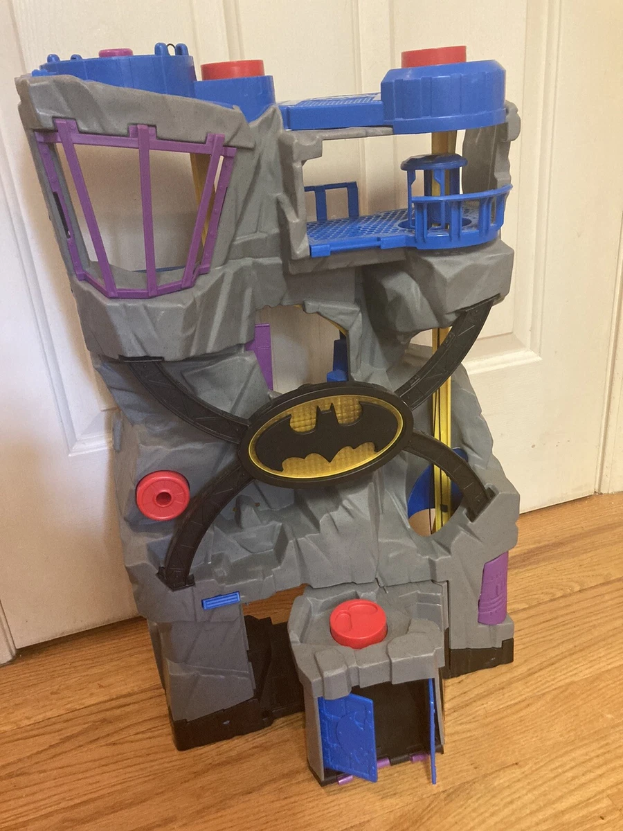 Super friends best sale batcave