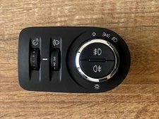 GENUINE VAUXHALL ASTRA CORSA D HEADLIGHT CONTROL SWITCH 13310335 GM 321414
