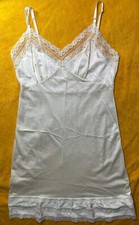 Vintage Sliperfection Cream Strapped Lace Accents S 36 Nylon Slip Nightie Gown 1