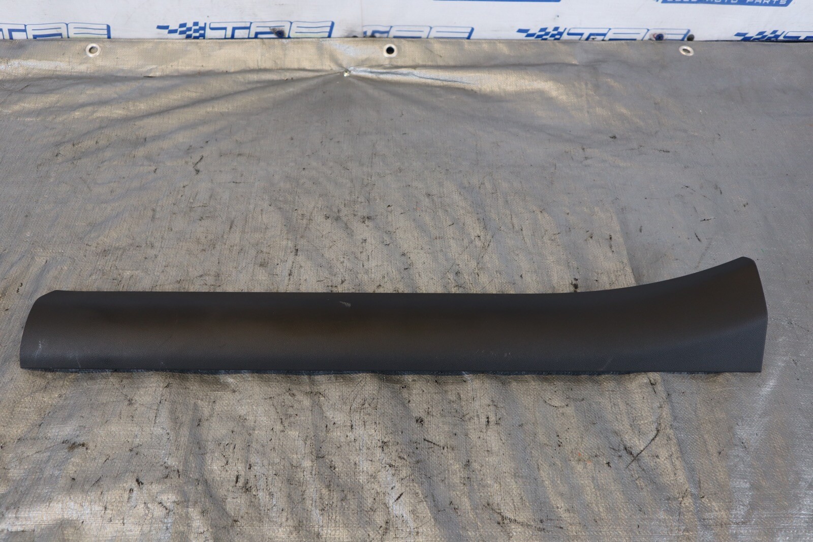 2014 AUDI R8 V8 QUATTRO AWD 4.2L OEM RH INTERIOR DOOR SILL PLATE *SCRATCHES#1339