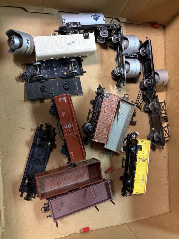 Marklin HO Freight Car Lot For Parts Or Restoration #1