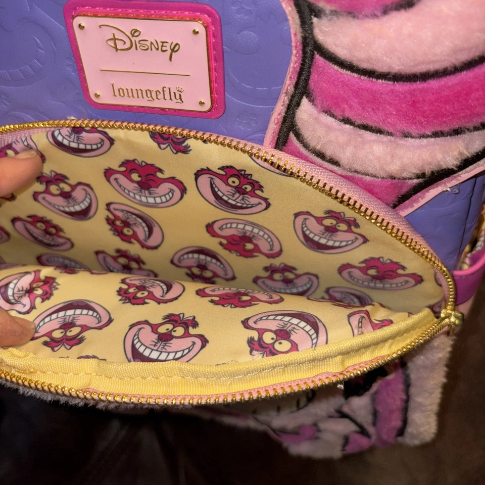 MINI MOCHILA LOUNGEFLY DISNEY ALICIA EN EL PAÍS DE LAS MARAVILLAS GATO CHESHIRE~ RARA NUEVA~ Foto 3 de 3