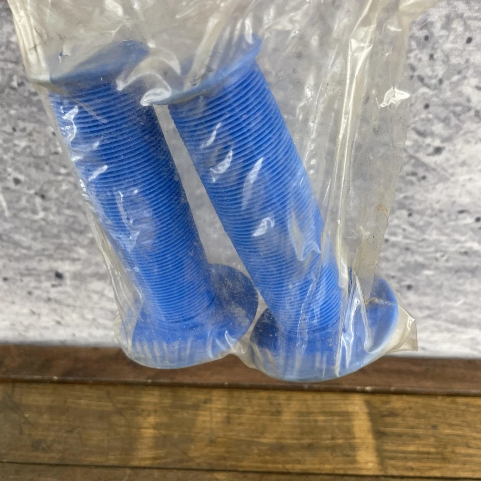 Vintage Quentin Turbo BMX Grips Blue New NOS OG 1980s Mushroom Style - Image 2 of 4