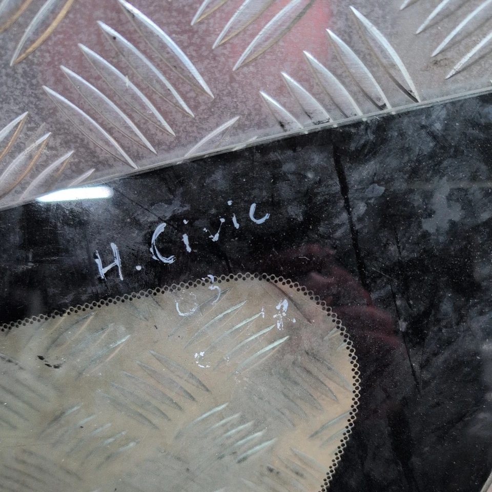 HONDA CIVIC MK7 TYPE S (01-05) OSR QUARTER WINDOW GLASS - DRIVER RIGHT 5 DOOR - Image 4 of 4