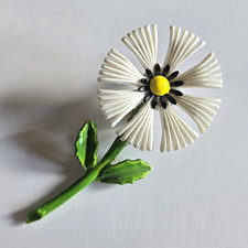 Vintage Mid Century Metal Enamel Flower Brooch White Daisy Plastic Petals