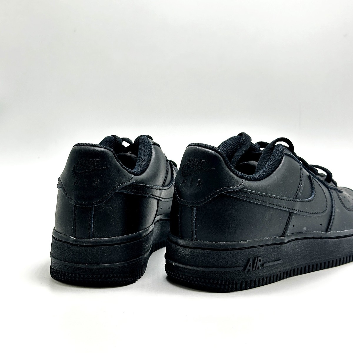 NEW* Youth Grade-School Nike Air Force 1 (GS) BLACK / BLACK