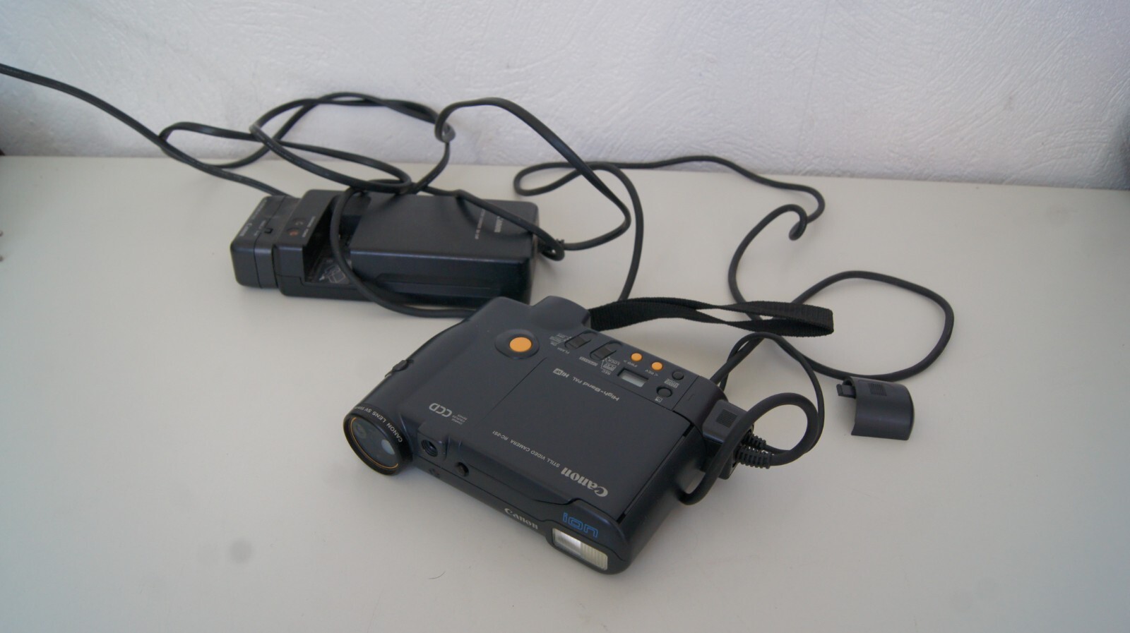 Appareil photo vintage canon rc 251 ccd ion still video camera