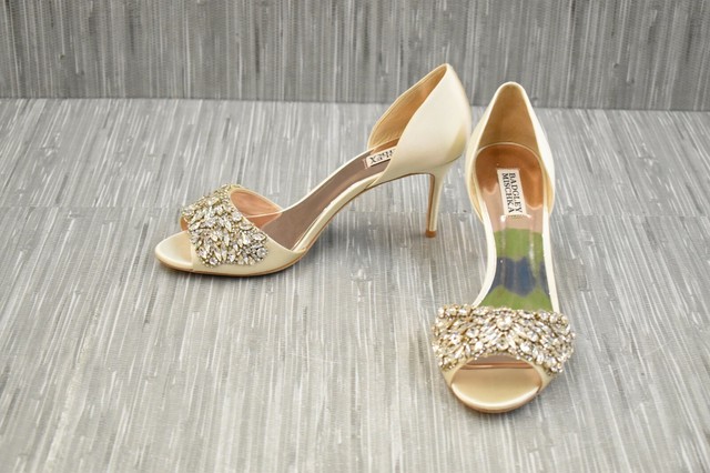 badgley mischka women's hansen pump