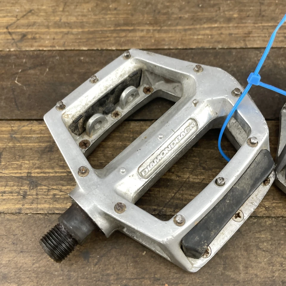 Pedales de bicicleta Diamondback plataforma BMX 9/16 DB 3 piezas aleación MTB BMX par plano Foto 3 de 4