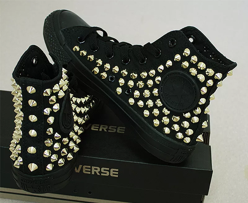 Converse con tachuelas doradas sale