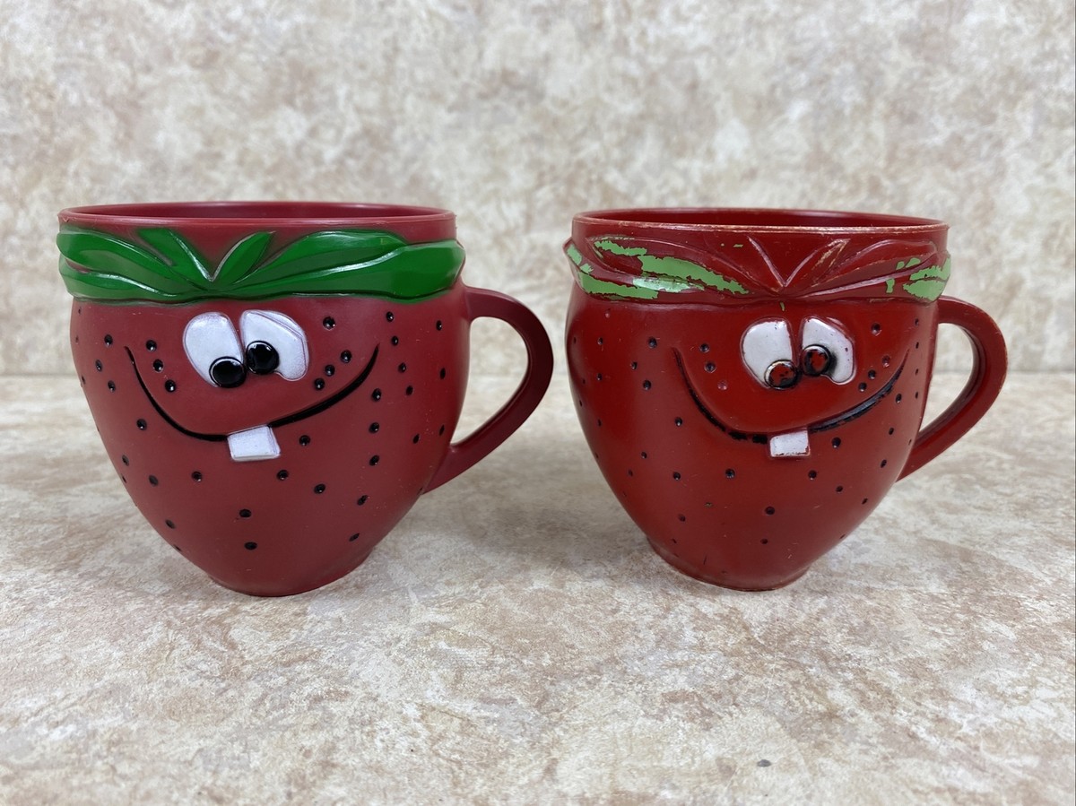 Freckle Face Strawberry PILLSBURY Vintage FUNNY FACE Plastic Drink