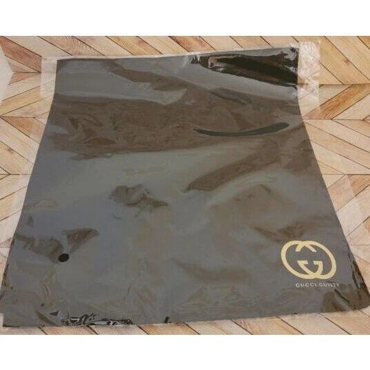 Foulard carré en soie noire neuve Gucci Guilty Consultant Mandalay promo GWP