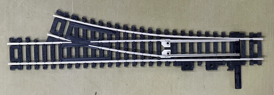 5 ATLAS R/H SNAP HO SCALE NICKEL SILVER #4 TURNOUTS W/O MOTORS-FREE SHIP - Image 2 of 3