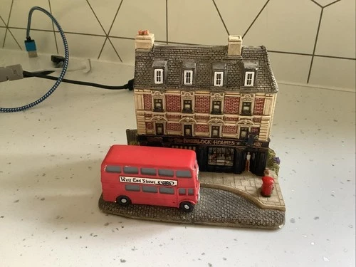 Lilliput Lane The Sherlock Holmes - L2611 - The British Collection - Very Rare