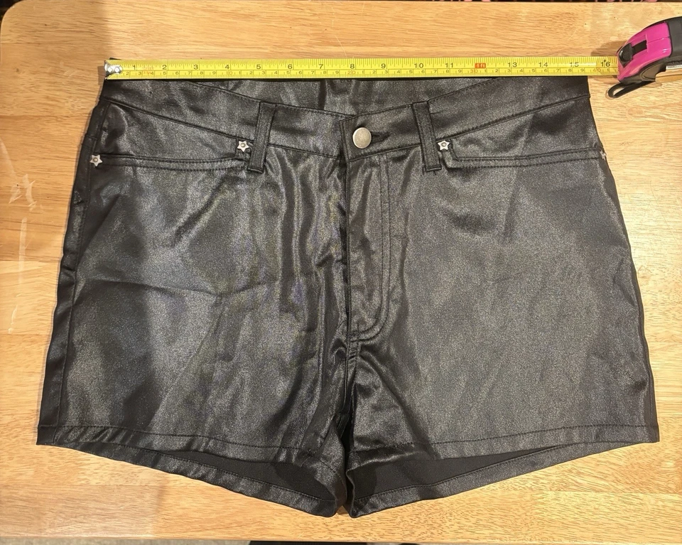 Look de imitación de cuero negro sabor americano talla 11/12 en un ajuste de tiro bajo. Era Y2K Foto 4 de 4