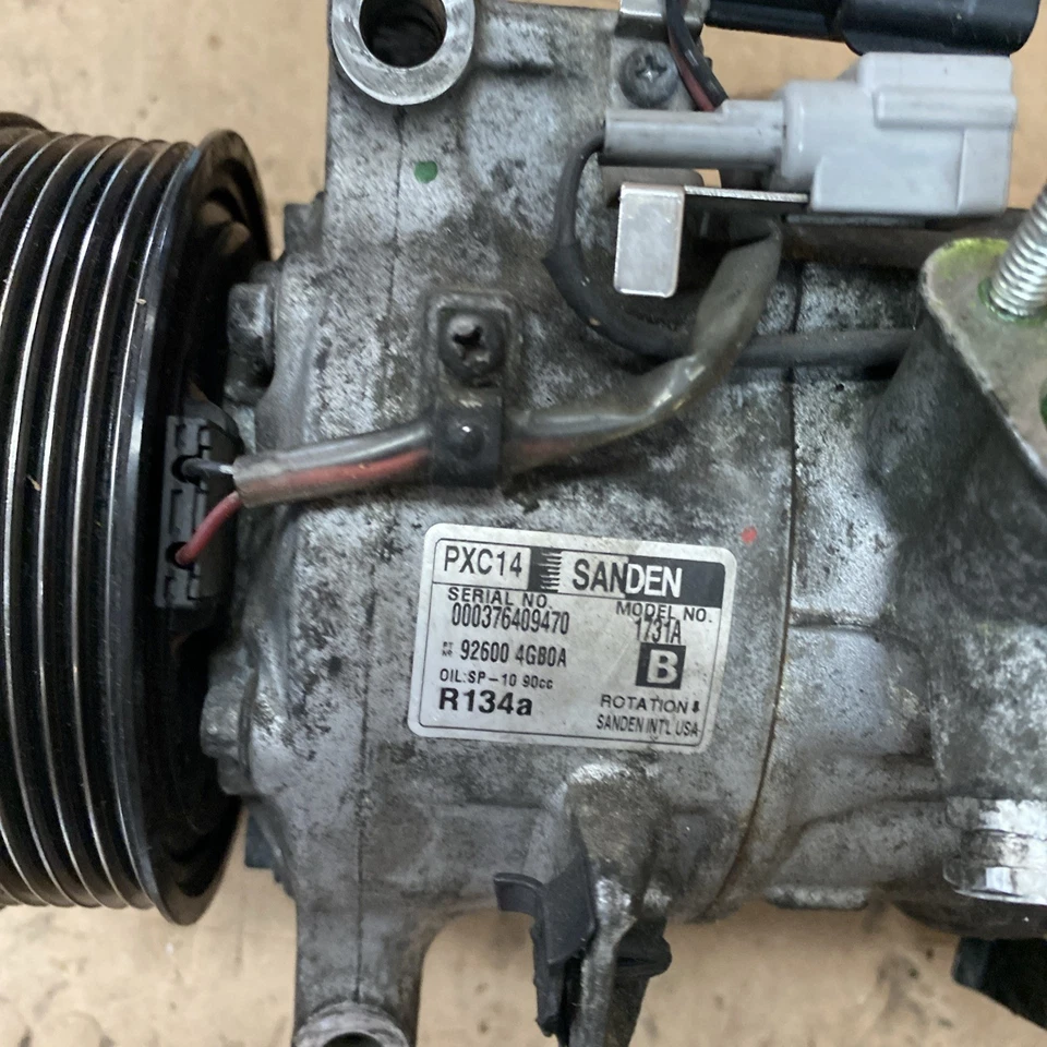 Infiniti Q50 2014 2015 AWD compresor de aire acondicionado 926004 GB0A OEM. Foto 3 de 4