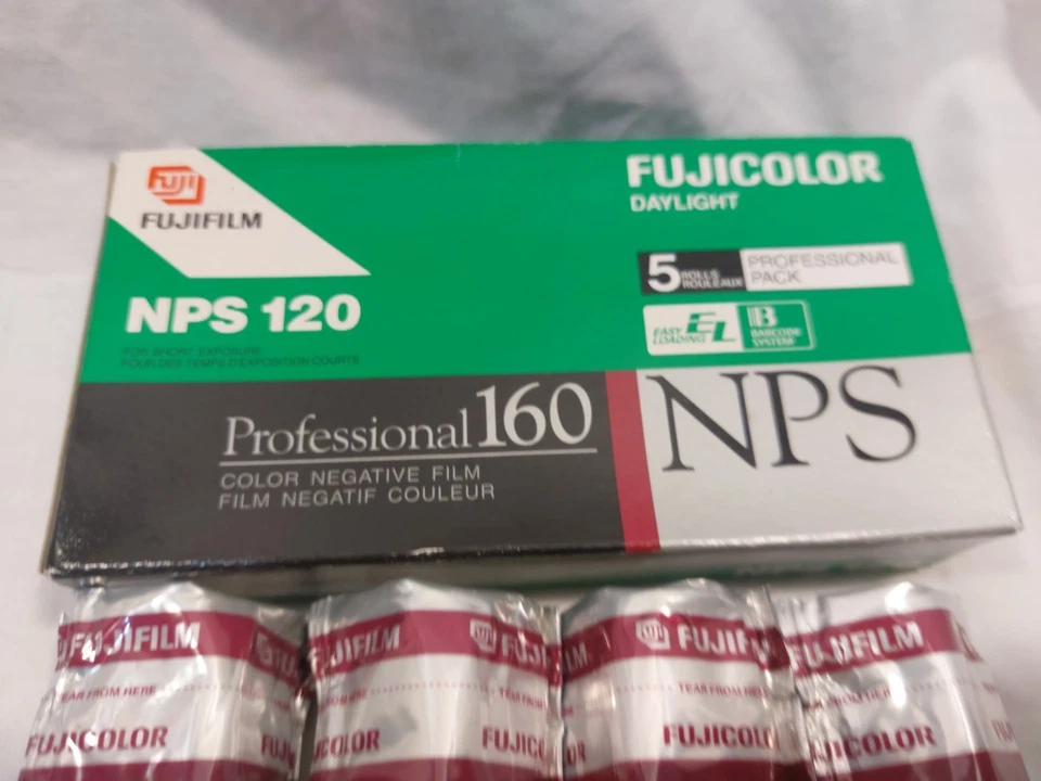 4 Rolls Fujifilm Fujicolor PRO 160 NPS 120 Color Negative Film Expired 2002 - Image 2 of 4