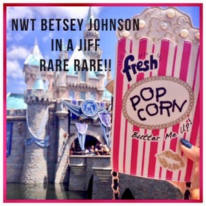 betsey johnson popcorn purse