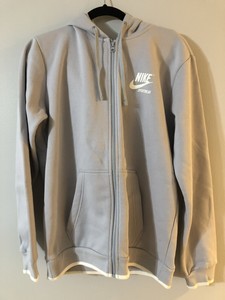 white nike zip up sweater