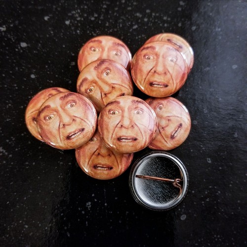 ♆ Heaven's Gate 1" Pin Button Badge [Marshall Applewhite Nike Decade Purple Cult - Picture 1 of 4