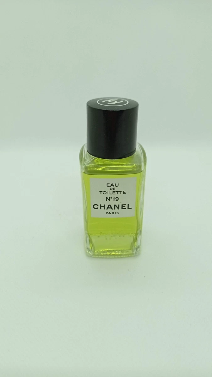 Eau de toilette n°19 Chanel Paris 50 ml splash. Vintage nuevo 1960.