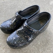 Dansko Profesional Patent Leather Slip On Clogs 38 7.5-8 Have Flaws Please Read