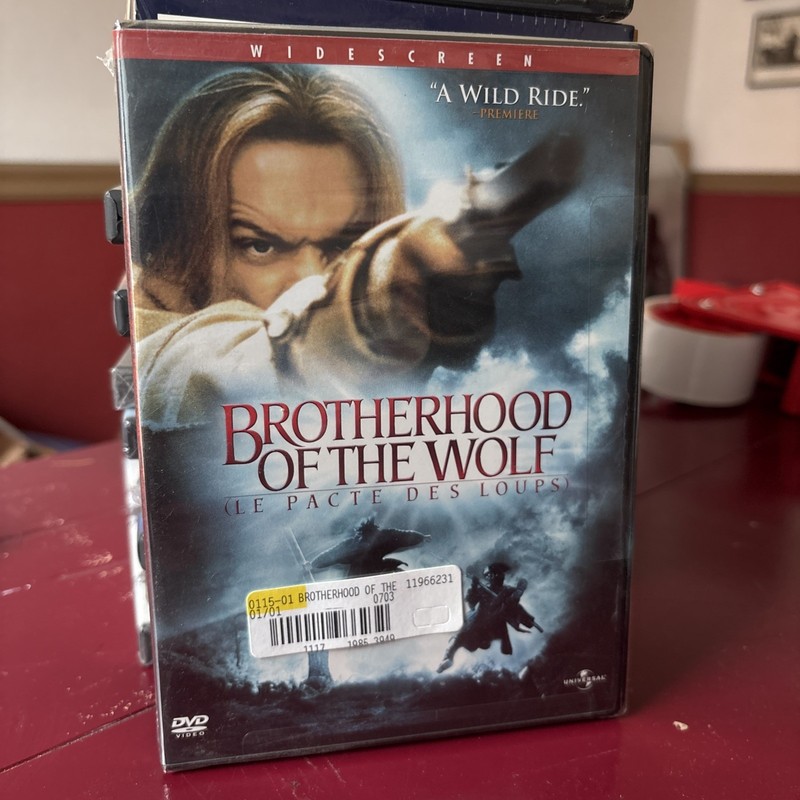 Brotherhood of the Wolf (DVD 2002) French werewolf Cassel Bellucci Renier SEALED