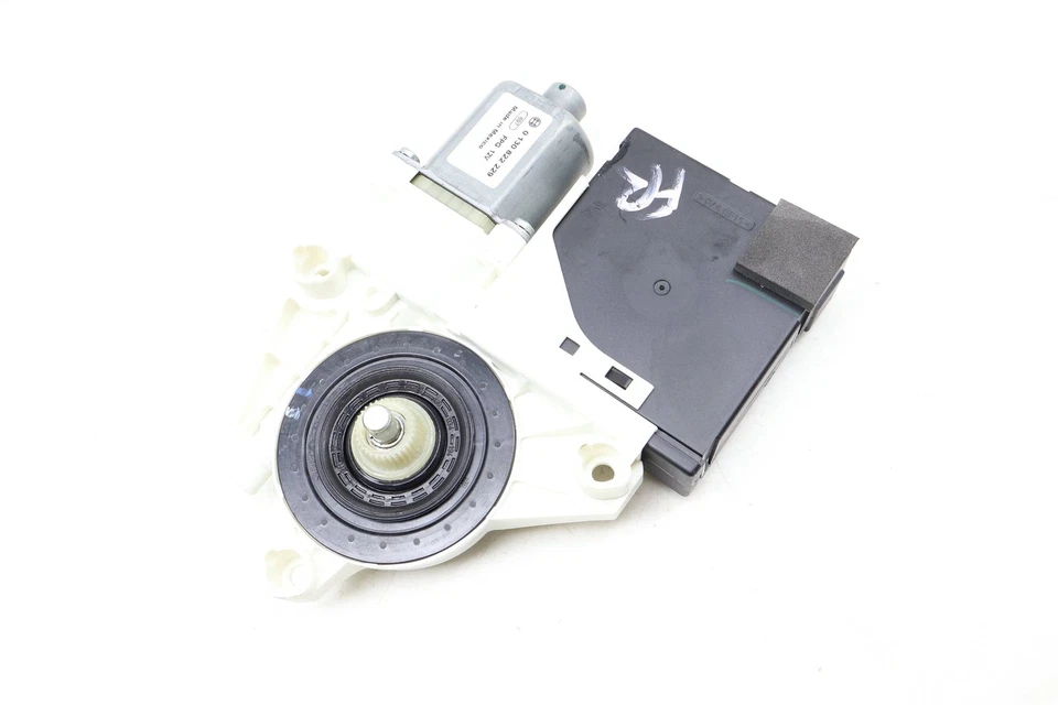 VW PASSAT B8 2016-2022 - Motor elevador de ventana delantero derecho 561959702C Foto 2 de 4