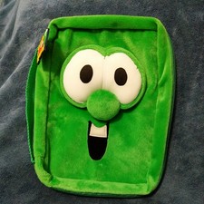 VeggieTales Larry The Cucumber 10" Plush Bible Cover 2004 clean good condition