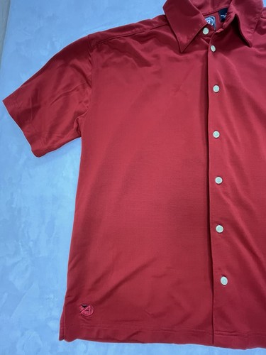 Camisa Ahead Authentics Para Hombres Rojo Botón Frontal Manistee National Golf & Resort - Imagen 2 de 11