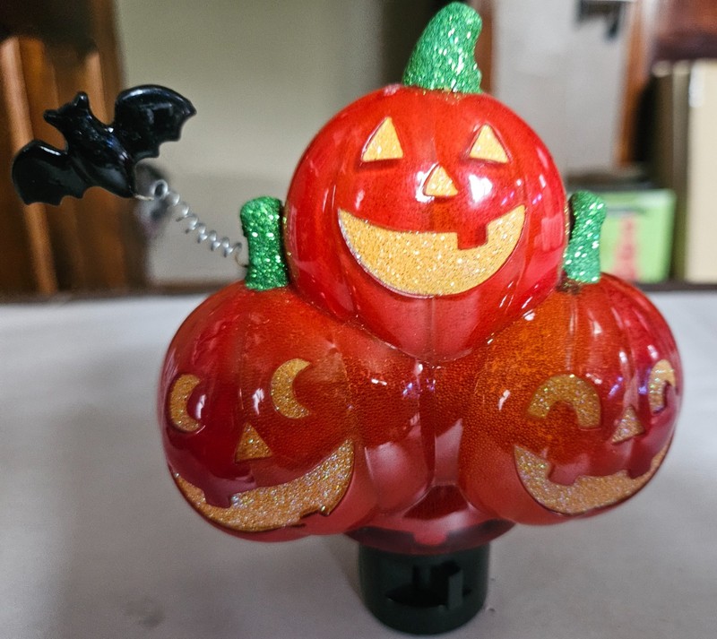 Happy Halloween Night Light Pumpkin Jack-o’-lantern & Bats Swivel Base Glitter