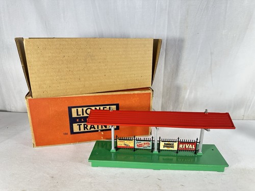 High-Grade Lionel Original Postwar BOXED #156 Illuminated Platform