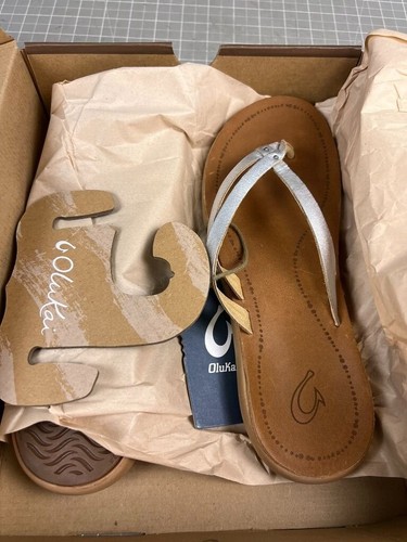 Women's OluKai Kapehe Luana Leather Sandals Size 9  New Sahara Silver - Picture 6 of 6