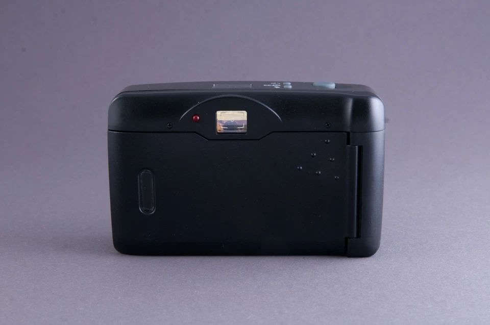 Пленочный фотоаппарат Zenit 620 Point&Shoot - Изображение 3 из 4