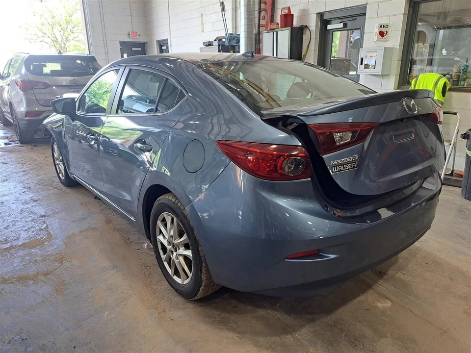 Depósito de refrigerante Mazda 3 Sku 2015 #4142661 Foto 2 de 4