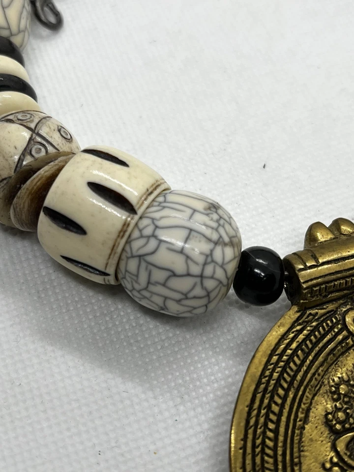 Gargantilla de cuentas gruesas sin marca 2,5" latón colgante hueso y cuentas de cerámica Foto 4 de 4
