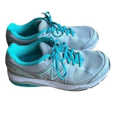 New Balance 1540v2 Women's Athletic Shoes in Gray and Teal, Size 8.5 wide