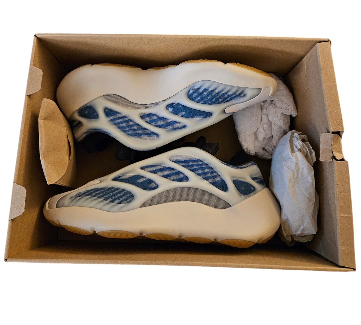 Size 6.5 - adidas Yeezy 700 V3 Kyanite PRE OWNED NO BOX Adidas Yeezy Boost 700 v3 Kyanite Size 6 100% Authentic  main image 4