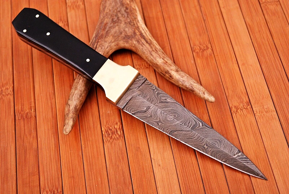 Cuchillo para botas de caza forjado a mano hoja de acero Damasco con funda de cuero EDC 954 Foto 3 de 4