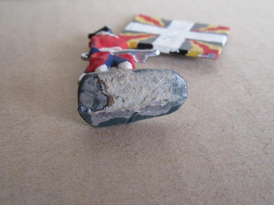 C332 Plat Etain Soldat Drapeau Rgt Suisse de Diesbach XVIII Siècle H 4.6 cm - Photo 3/3