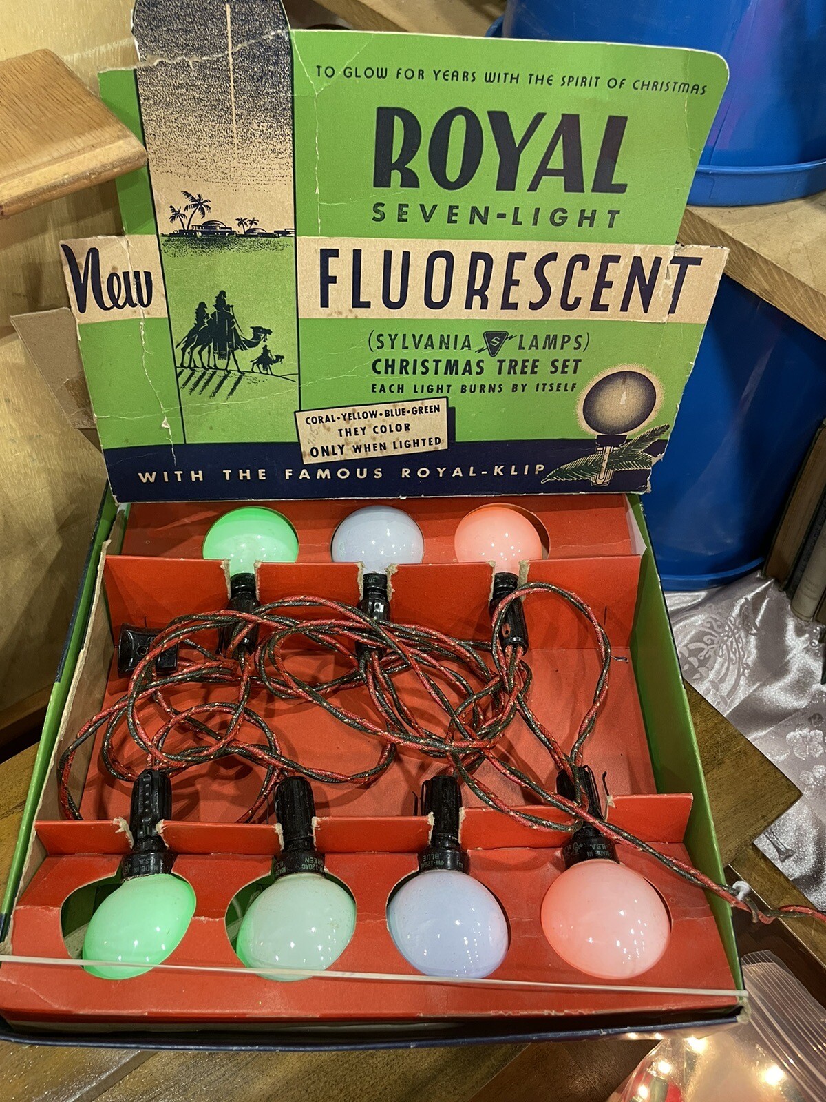Vintage Christmas Lights ROYAL (SYLVANIA) C7 Fluorescent 7bulb MultiColor eBay