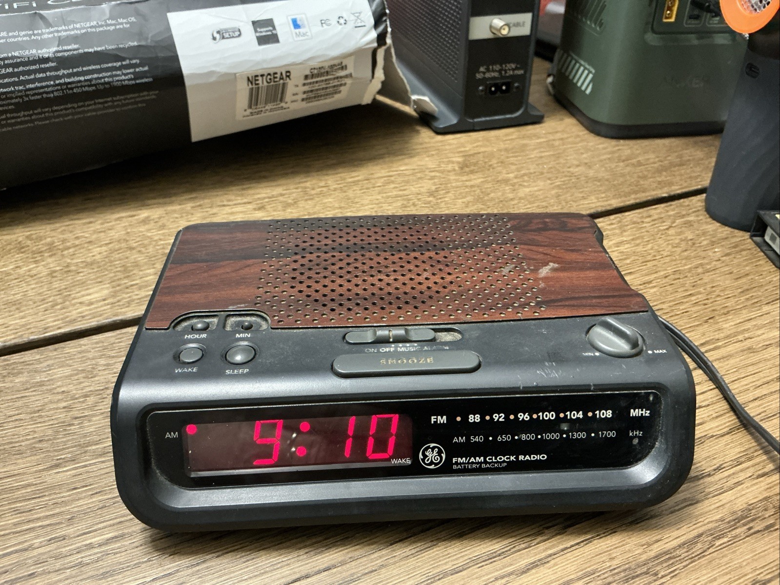 Vintage GE Retro Alarm Clock Radio Wood Grain Red LED Tested Model 7 4613A READ