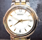 Seiko Quartz Watch V701-2F40 Men White Textured Dial Bracelet New Bat Works Nice